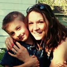 Stephanie Declue's Instagram, Twitter & Facebook