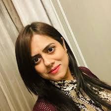 Is there luggage storage at the Uffizi Museum?