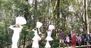 Lai Mei-Chih 賴美智- Red Room