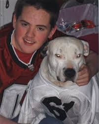 Lee Damron's Instagram, Twitter & Facebook