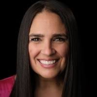 Lori Halloran's Instagram, Twitter & Facebook