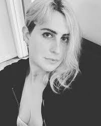 Effie Oneal's Instagram, Twitter & Facebook