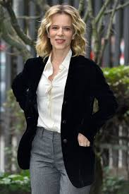 Sonia bergamasco è attrice e regista, musicista e poetessa, diplomata in pianoforte presso il conservatorio giuseppe verdi di milano e in recitazione presso la scuola del piccolo teatro. Sonia Bergamasco Il Commissario Montalbano Tv Show Photocall In Rome Celebmafia