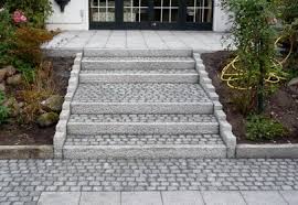 Wer im hang arbeitet oder eine treppe bauen möchte, weiß die stufen zu schätzen. Stufen Beckmann Bauzentrum