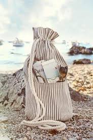 With a navy theme, you are as close to a perfect beach bag as you can. Pin On Hack Tips
