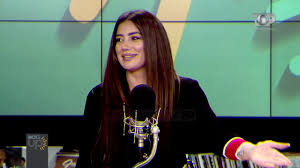 Wake Up Arjola Demiri Nga Masturbimi Ne Skenen E Teatrit Te Gruaja Lace E Portokalli Se Youtube