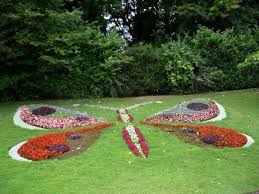 Butterfly Shaped Garden I So Have To Do This Butterfly Garden Design Flower Garden Design Amazing Gardens