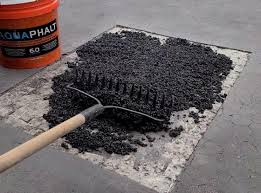 In cold climates, water seeps in and destroys the asphalt when it expands during freezing. Aquaphalt 6 0 Review How To Fix Asphalt Driveway Depression And Pothole Like A Pro Diyable Com