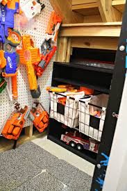 No more nerf darts and guns lying everywhere. Easy Diy Nerf Gun Storage From Thrifty Decor Chick