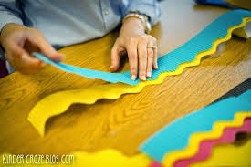 Break out your tissue paper, it's time to get crafty. Perfectly Layered Bulletin Board Borders A Tutorial