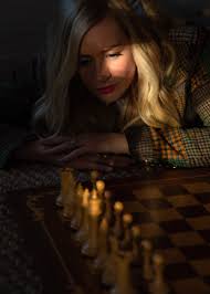 Chess.com daily puzzle makes no sense. How The Queen S Gambit Is Inspiring Women To Take Up Chess The New York Times
