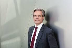 In the past years, however, he stumbled over a breathtaking fact: Businessportrats Mario Andreya Fotografie Fotograf Fur Frankfurt Rhein Main