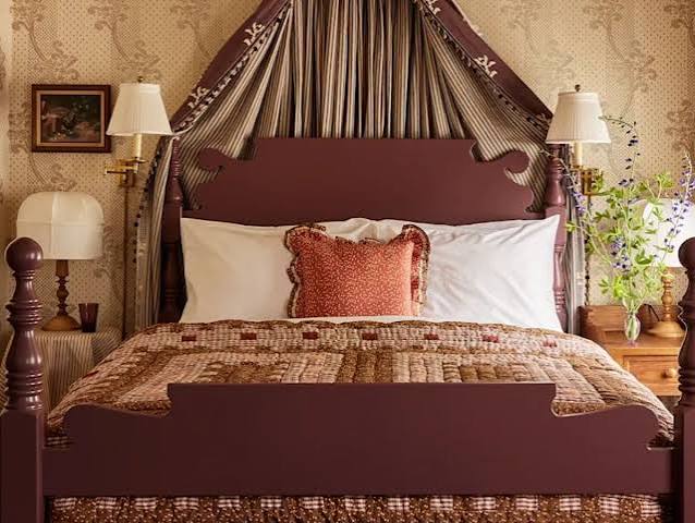 The One Color Designers Are Using for a Layered Vintage Look | Homes and Gardens