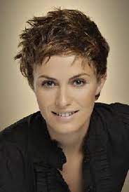 Courte femme effilée coupe courte femme effilée. Coupe Courte Effilee Destructuree Cheveux Courts Coupe De Cheveux Courte Cheveux Courts Bruns