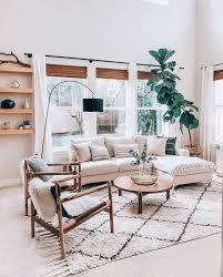 Desain Ruang Tamu Minimalis Modern Kesan Klasik Dengan White Interior Desain Interior Ide Dekorasi Rumah Ruang Tamu Rumah
