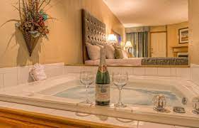 But the one in sareraya romantic honeymoon suite will literally leave you without words.the in room jacuzzi is overlooking of the sea. 5 Reasons To Book Our Pigeon Forge Hotel Jacuzzi Suites For Valentine S Day