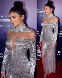 The keeping up with the … read more on mirror.co.uk. Follow The Queen For More Poppin Pins Kjvouge Frau Figur Ball