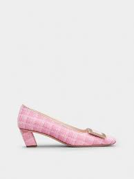 Alliez élégance et modernité avec les escarpins de luxe pour femme : Escarpins De Luxe Pour Femme Roger Vivier