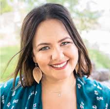 Alison Hammer's Instagram, Twitter & Facebook