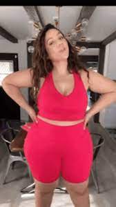 Thick and Juicy: The Best Voluptuous Gifs to Keep You Coming Back for More