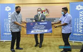Maybe you would like to learn more about one of these? Bernama Masa Bantu Rakyat Terjejas Covid 19 Banjir Wan Junaidi
