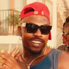 Darnell Maxwell (@darnell_maxwell)