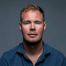 I'm still standing…” men ikke stille. Som én af få i JFMs Livecenter i…