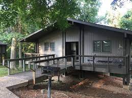 In the scenic hills of edmonson, grayson and hart counties, you'll find 5,800 acres of crystal clear water. Cabins Picture Of Barren River Lake State Resort Park Lucas Tripadvisor