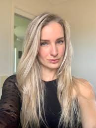 What is the best makeup combination for a natural look?