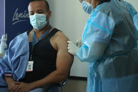 Trata que la vacunación se realice en un ambiente tranquilo y confiable. Inicio La Vacunacion Contra La Covid 19 En Ecuador Coronavirus Ecuador