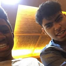 Robert Kiilu's Instagram, Twitter & Facebook