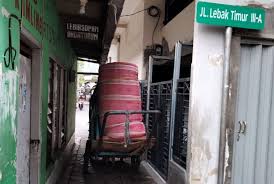 More images for bantal kapuk bekas » Sampah Kasur Bikin Banjir Netter E100 Beri Solusinya Suara Surabaya