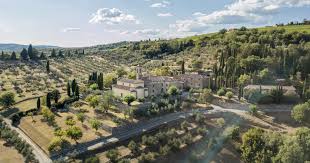 Pierattelli Architecture trasforma l'ex complesso vescovile nel ...