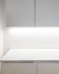 Ikea Metod Ringhult Kuche Mit Ekbacken Marmor Optik Arbeitsplatte Arbeitsplatte Kuche Ikea Kuche Inspiration Ikea