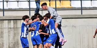 Notícias - Sub-15: Liderança reforçada com triunfo em Guimarães
