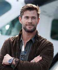 Christopher hemsworth (born 11 august 1983) is an australian actor. Chris Hemsworth Shares Cologne Workout Thirst Traps
