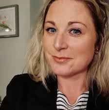 A beautiful walk from Hathersage, taking you along the River Derwent then  uphill towards Offerton for some spectacular views of the Derwent Valley.  This 5-mile route is perfect for a morning or