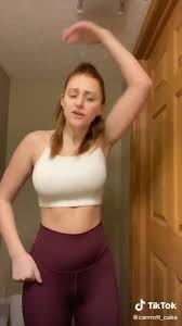 Leak de vidéos et de photos de carrot cake. Y386brrodd2fam