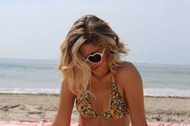 Short hair on dark olive skin (imgur.com). 40 Beachy Waves Short Hair