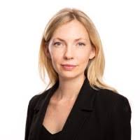 Lara Clay's Instagram, Twitter & Facebook