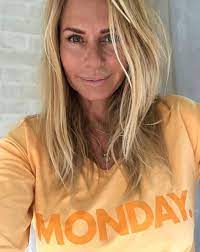 Ik ben trainerhormoonfactor,blogger, healthy mama en de auteur van de boeken: Ellemieke Herdenkt Haar Baby Engel En Bas Smit Is Stapelverliefd Show Ad Nl