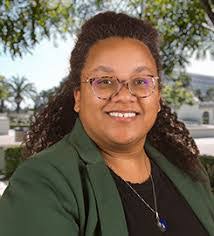 Jennifer Tillman's Instagram, Twitter & Facebook