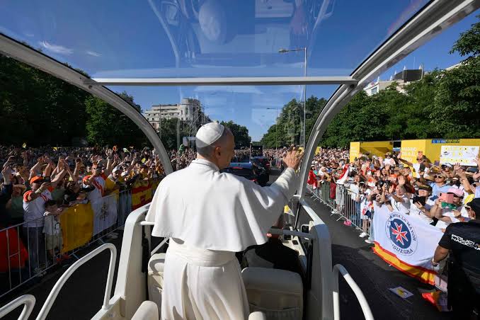 Más de 1,2 millones de fieles acompañan al papa León XIV en histórica misa en Madrid