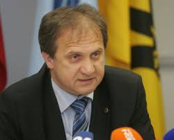 Mladina mora Ivanu Simiču plačati 3000 evrov