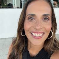 Jeanette Hopper's Instagram, Twitter & Facebook