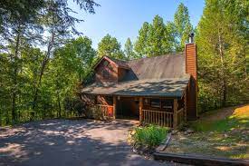 This resort is coined as the original log cabin resort of the smoky mountains. Unit 383 The 19th Hole Wears Valley Hidden Mountain Estates