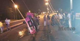 Setiap kali buat dan bila baling, mesti dia tak nak terbang. Perodua Kenari Kemalangan Perokok A