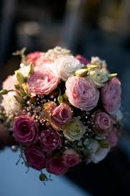 باقة ورد جميلة باقات ورد صباحية جميلة جدا باقة ورد كبيرة Zina Blog Rose Flower Flower Market Colorful Roses