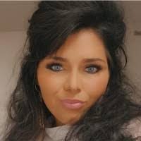 Elizabeth Call's Instagram, Twitter & Facebook