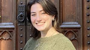 Lola Stuart's Instagram, Twitter & Facebook